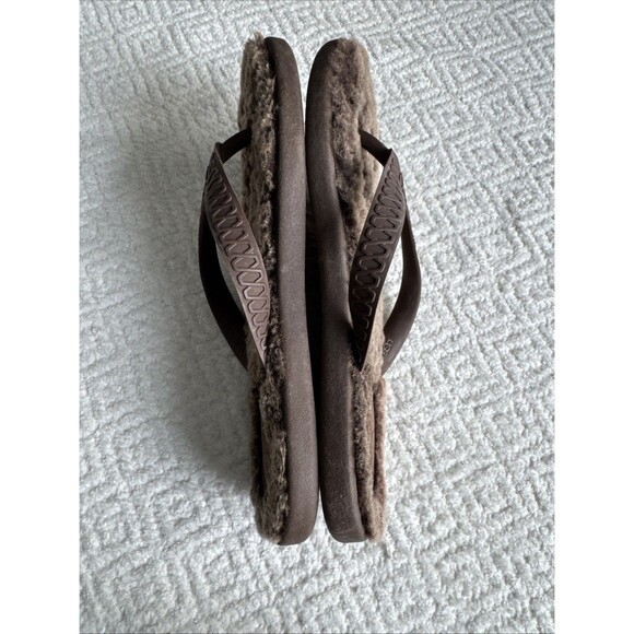 Women's UGG Brown Rubber Flip Flops Thong Sandals w/ Sheepskin Footbed Sz 6 Fluf - Picture 7 of 7